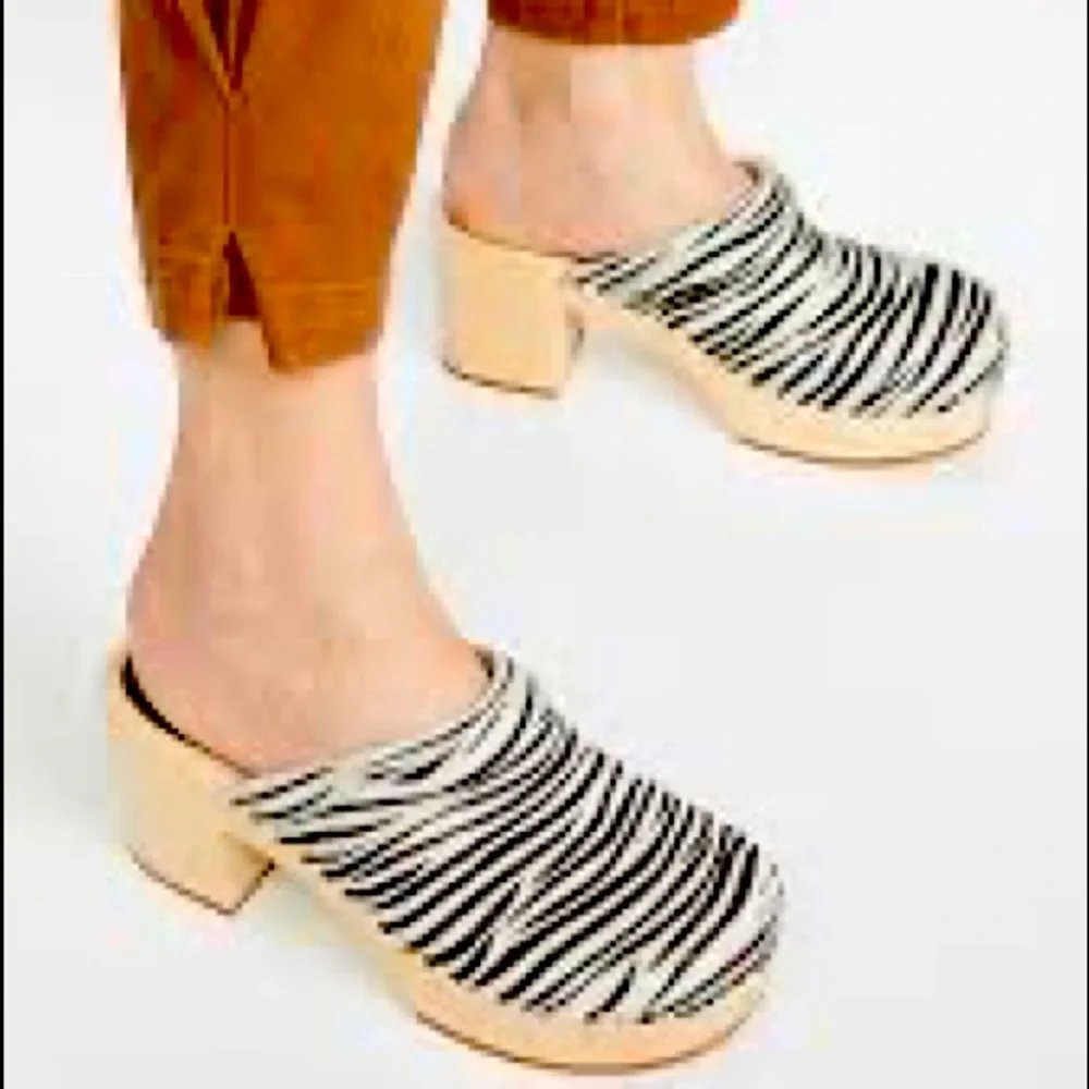 Swedish Hasbeens Louise Clogs: NWB - Picture 2 of 4